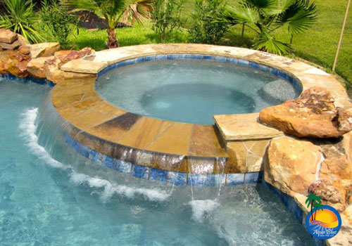 custom features by aqua blue custom pools