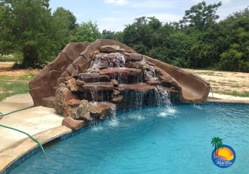 custom features by aqua blue custom pools