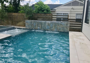 custom features by aqua blue custom pools